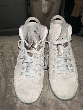 Jordan Kids Suede Sneakers in Light Gray and Silver